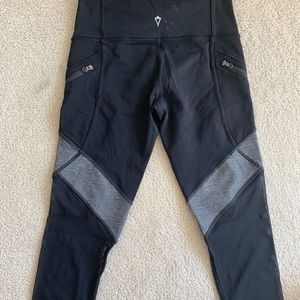 Ivivva cropped leggings